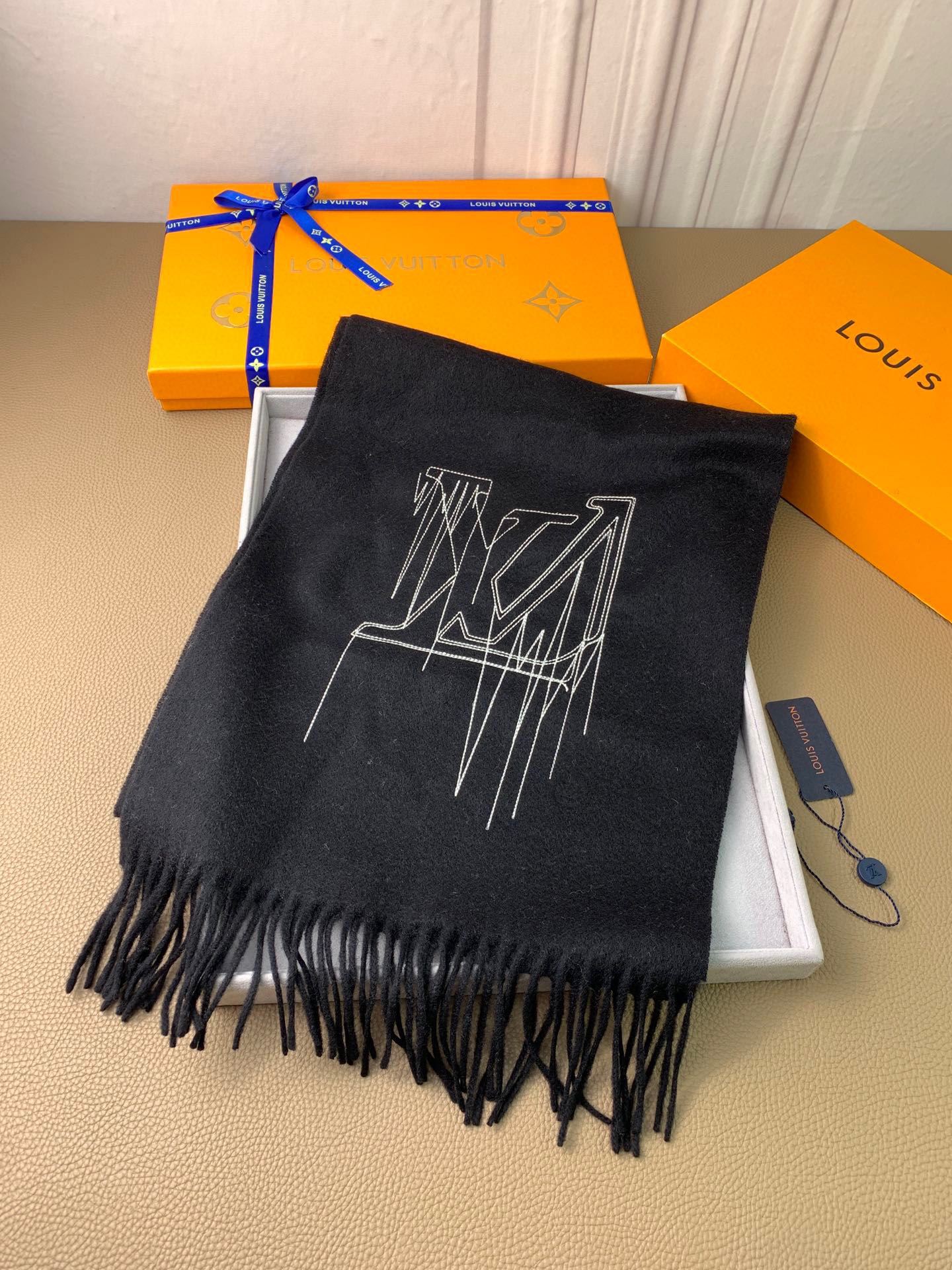 Valentino Scarf